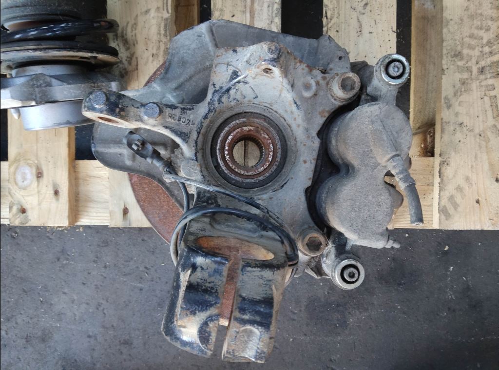 piece_PEUGEOT BOXER  ETRIER DE FREIN AVANT GAUCHE 4401J8