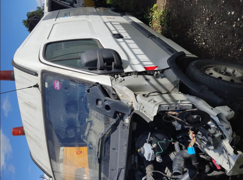 piece_RENAULT MASTER  FUSEE AVANT DROITE 8200750269