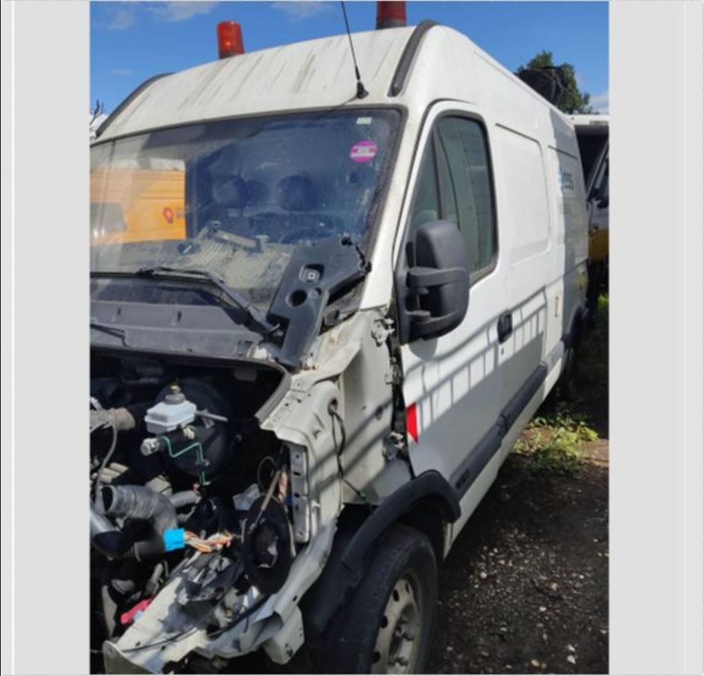 piece_RENAULT MASTER  FUSEE AVANT GAUCHE 8200750268