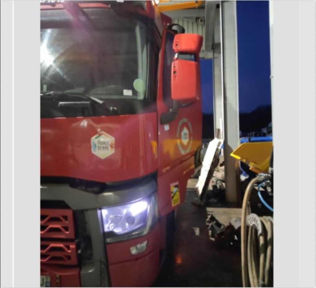 piece_RENAULT T 480 PHARE GAUCHE 7482251331