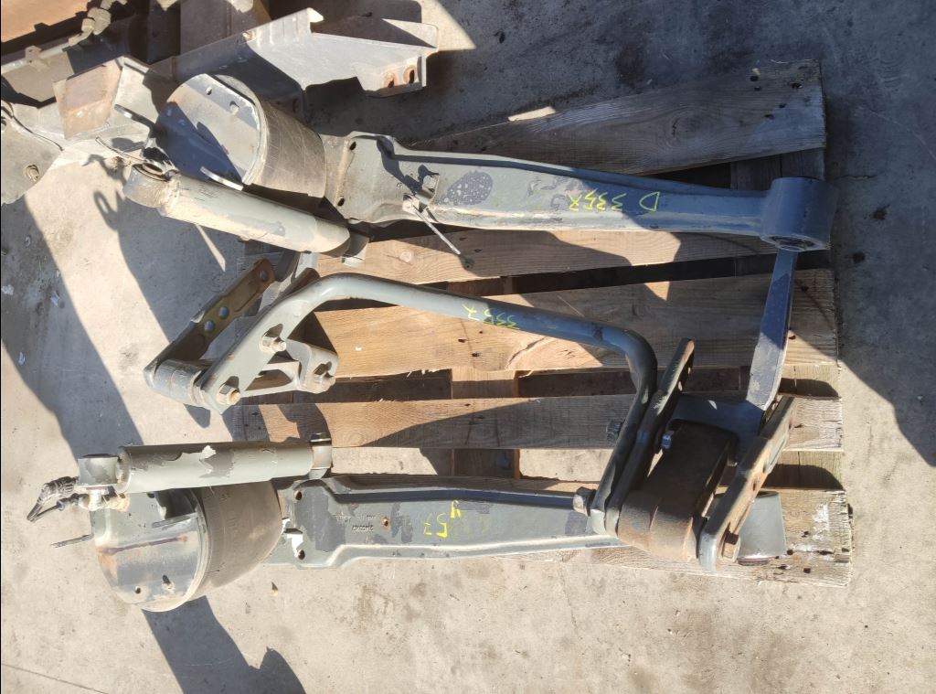 piece_VOLVO FE  LAMES DE SUSPENSION AVANT DROITE 21585031