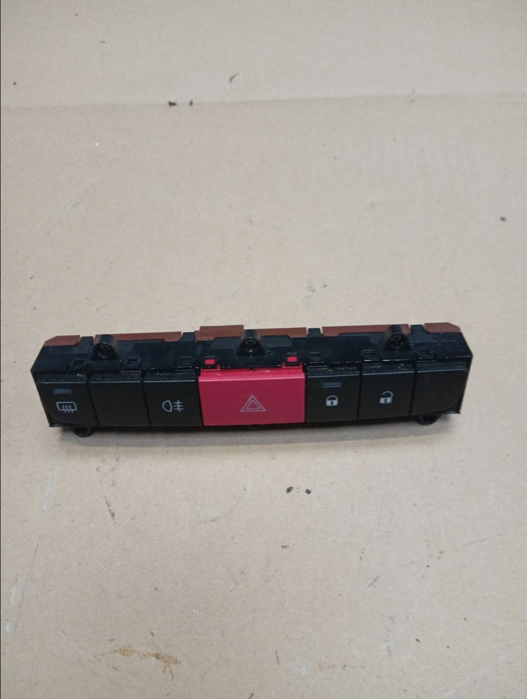 piece_PEUGEOT BOXER  INTERRUPTEUR WARNING 1606905580
