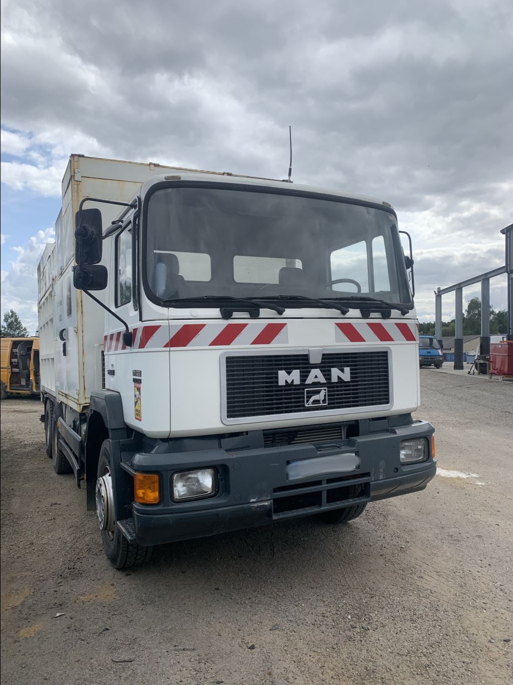 piece_MAN 26.322  ASPIRATRICE DEMI AILE ARRIERE AVANT DROITE 81.66410-5080