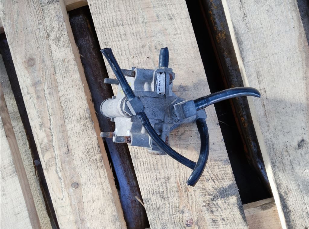 piece_DAF XF460 FT VALVE ESSIEU ARRIERE 1867002