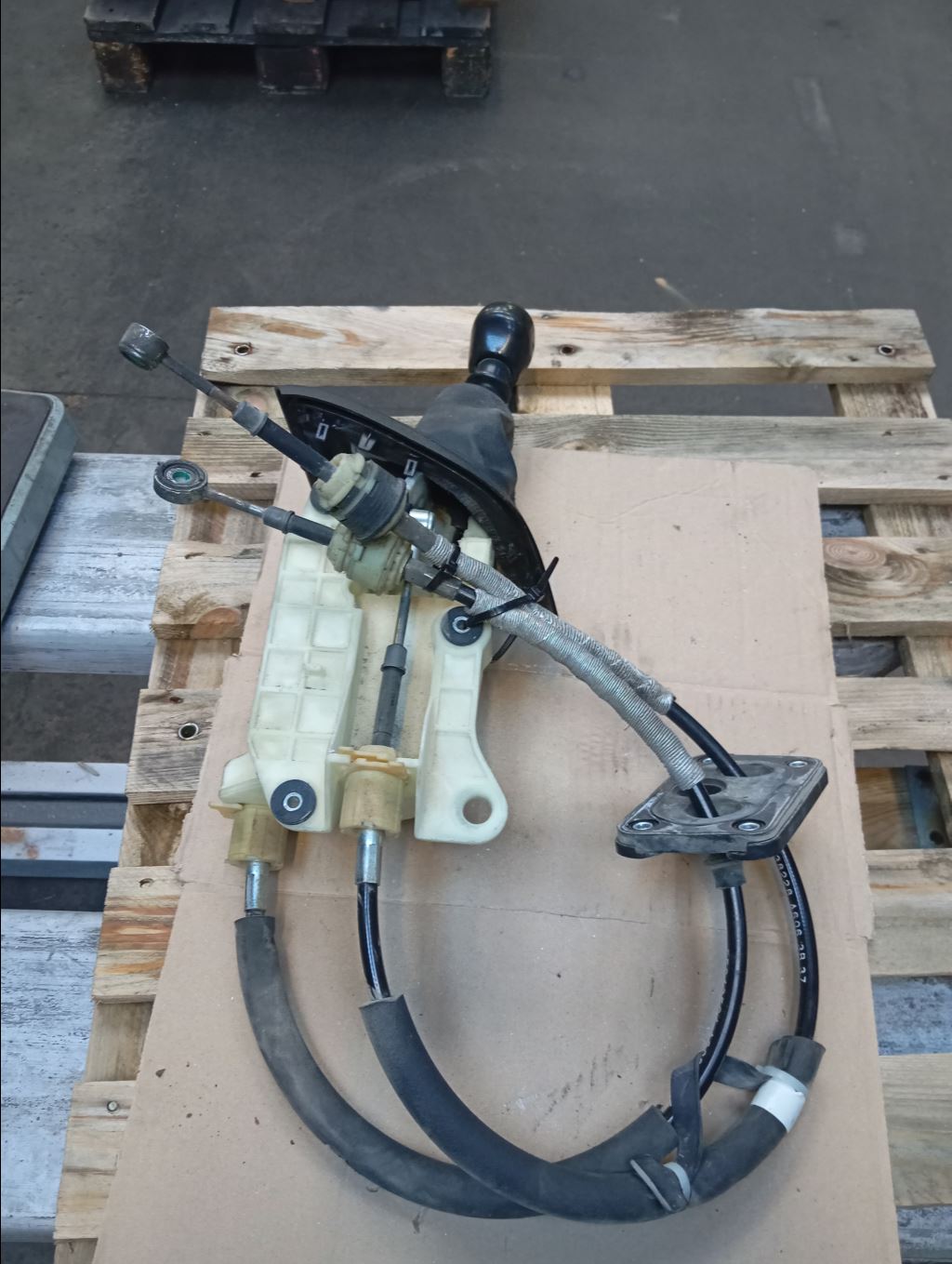 piece_CITROEN JUMPER  LEVIER DE VITESSE 1607403180