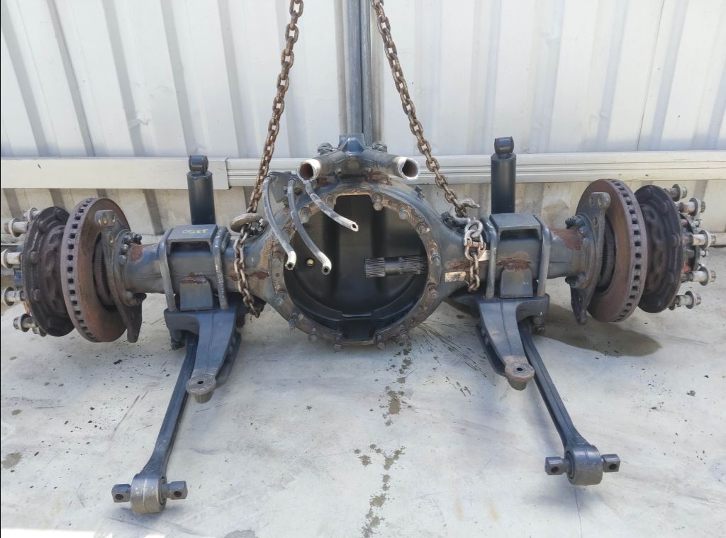 piece_IVECO AS440T MOYEU ARRIERE 7186804