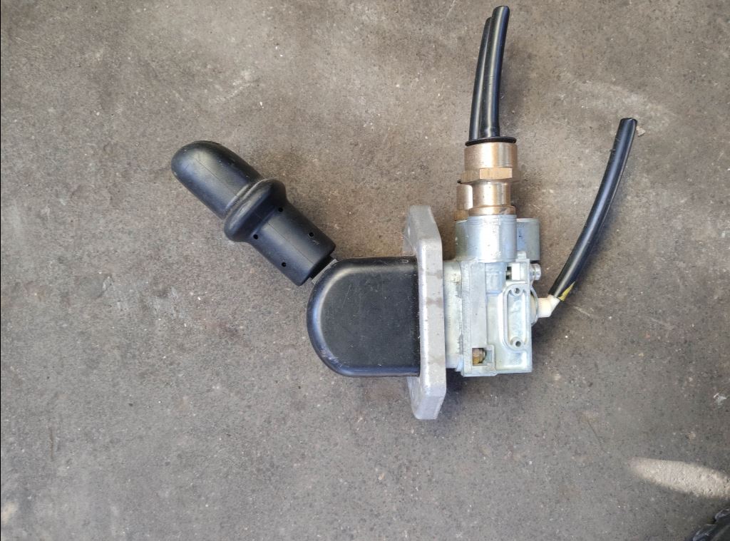 piece_RENAULT PREMIUM  COMMANDE DE FREIN DE PARC 7420813850