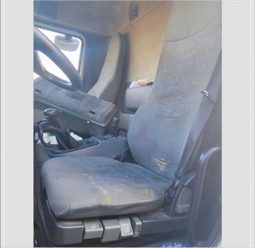 piece_RENAULT MIDLUM  SIEGE AVANT GAUCHE