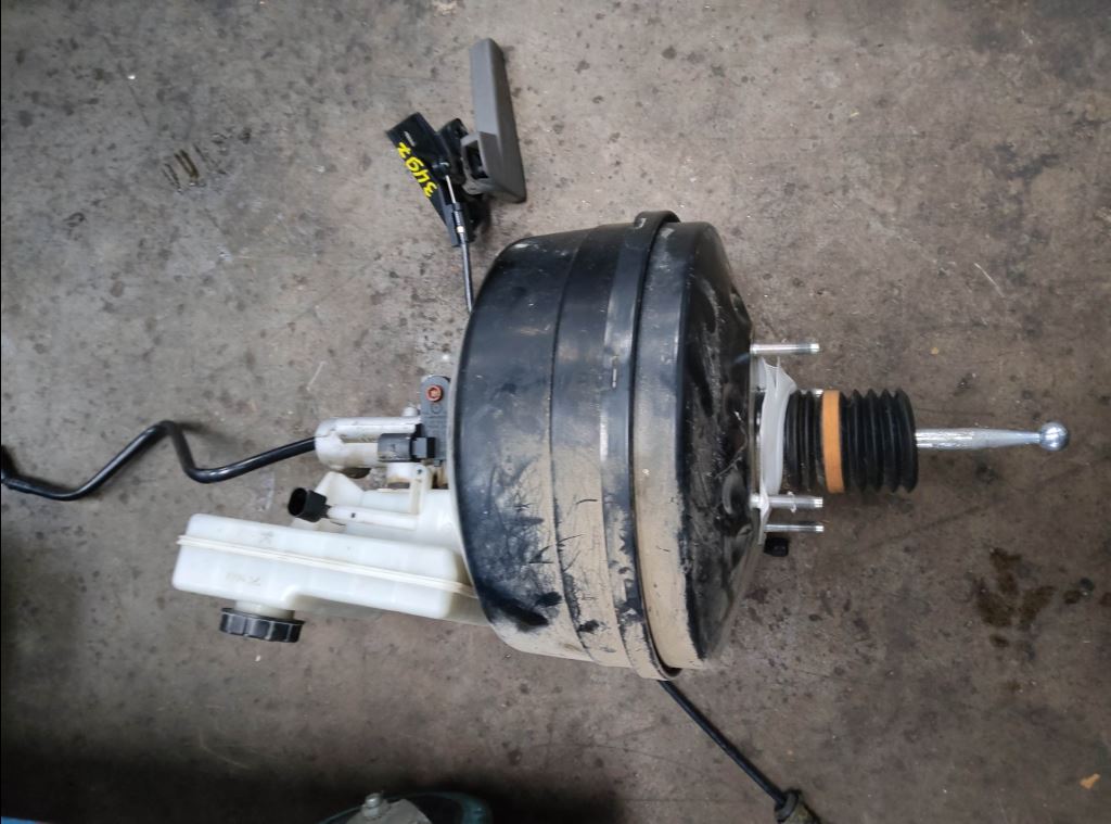 piece_VOLKSWAGEN CRAFTER  SERVO FREIN 2N0612105