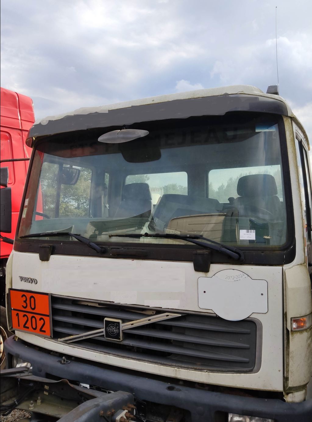 piece_VOLVO FL6E  FUSEE AVANT DROITE 3096179