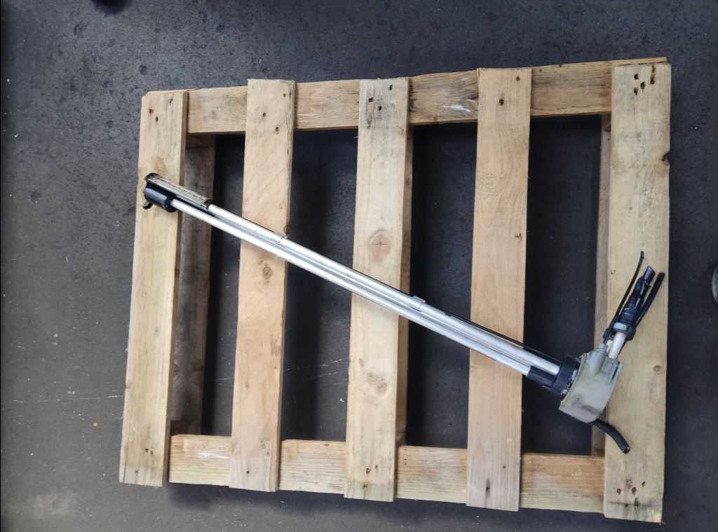 piece_MERCEDES ACTROS JAUGE CARBURANT A0095428218