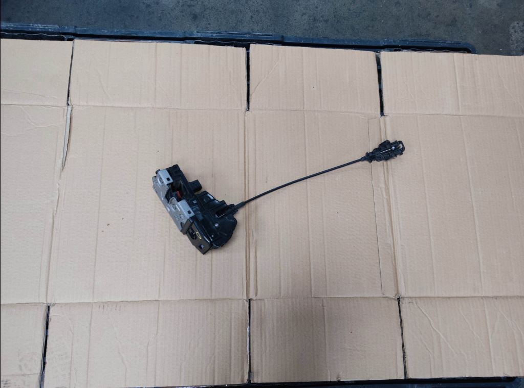 piece_RENAULT T440 BLOC SERRURE AVANT DROIT 7423333162