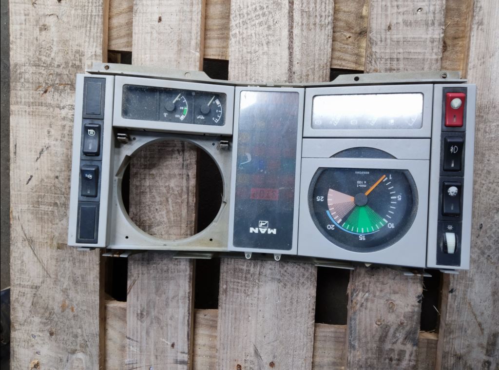 piece_MAN 19.314  AFFICHEUR 81151010318