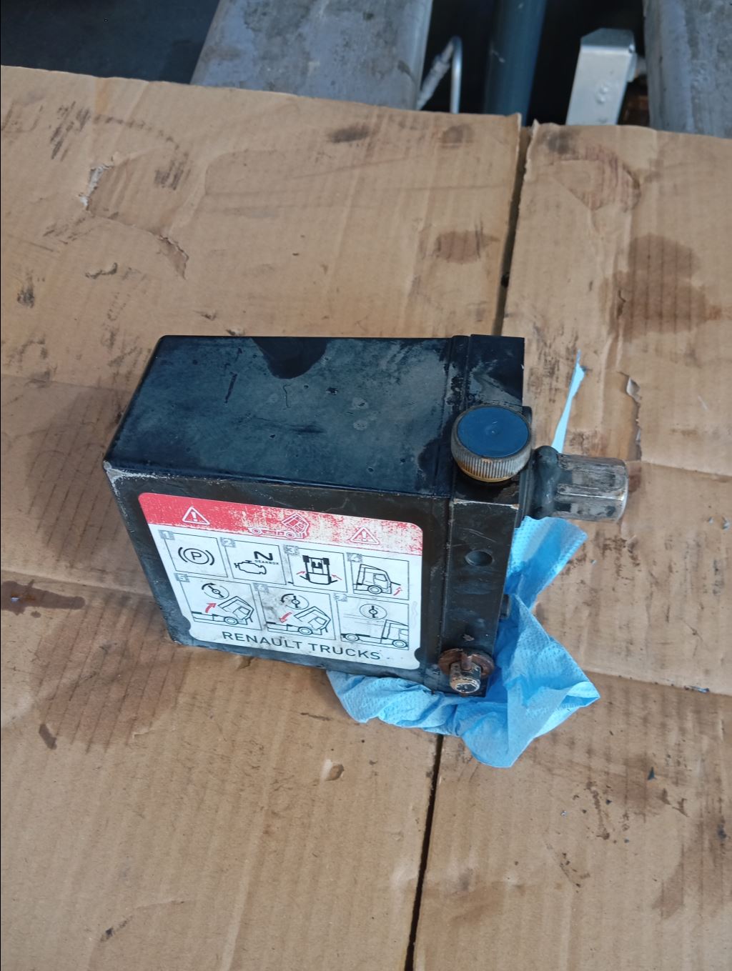 piece_RENAULT T POMPE DE CABINE 7421974955