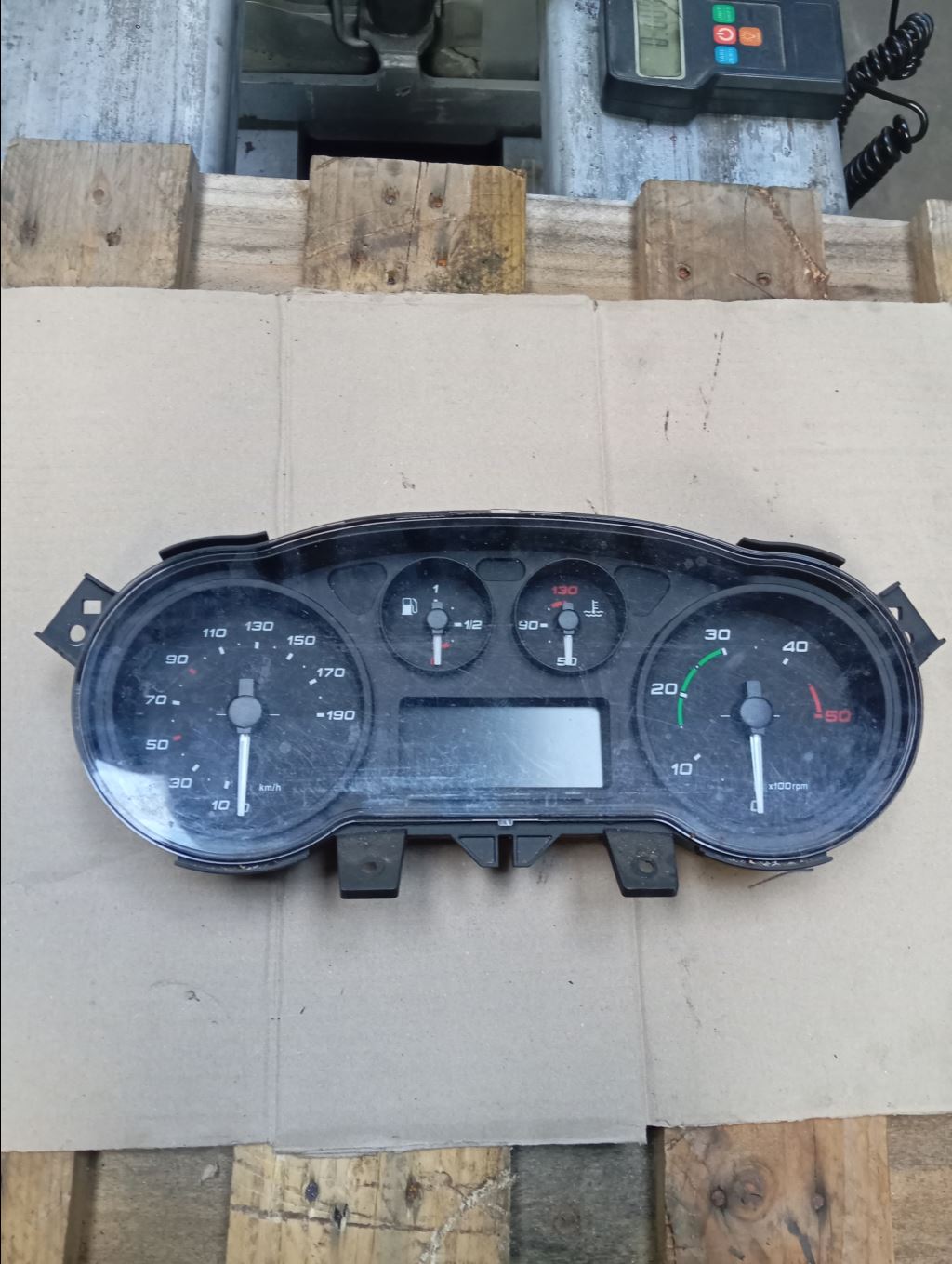 piece_IVECO 35C15  AFFICHEUR 5801815717