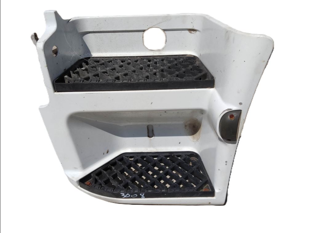 piece_DAF XF480  MARCHEPIED GAUCHE 1835023