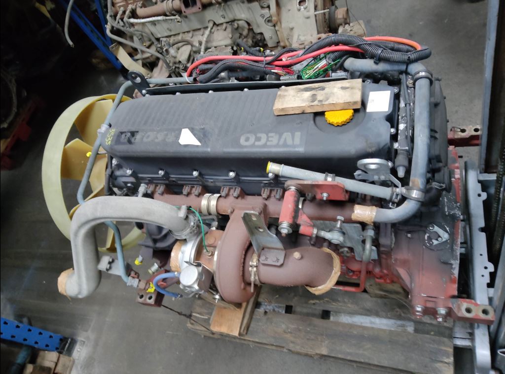 piece_IVEC190S35 MOTEUR F2BE0681