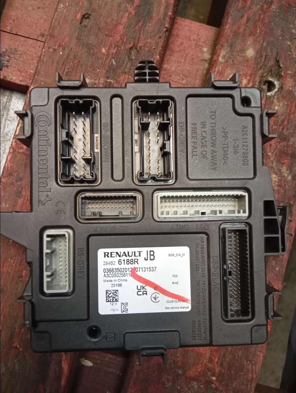 piece_NISSAN PRIMASTAR BOITIER BCM A2C11279800