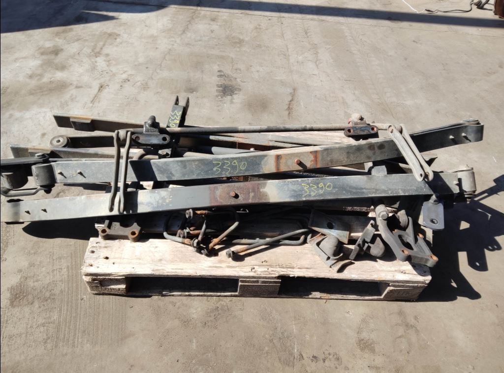 piece_MERCEDES ATEGO LAMES DE SUSPENSION AVANT GAUCHE