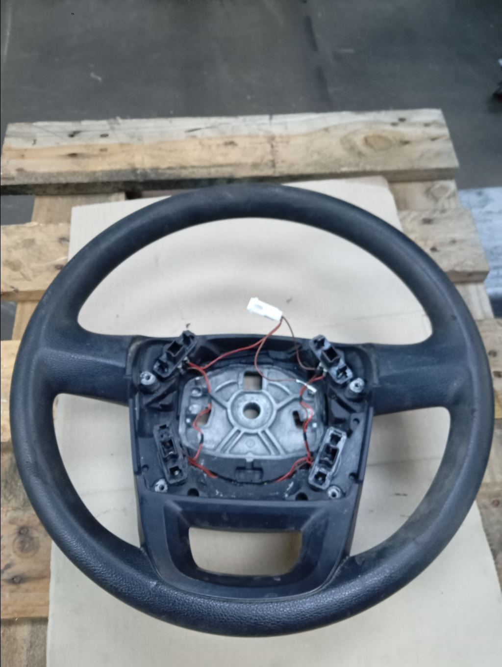 piece_IVECO 35C15  VOLANT DE DIRECTION 5801558749