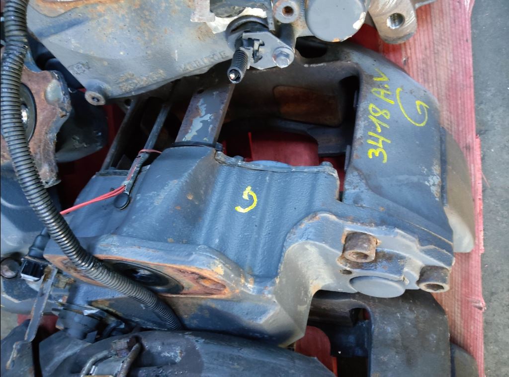 piece_RENAULT 385.19T  ETRIER DE FREIN AVANT GAUCHE 5001858404