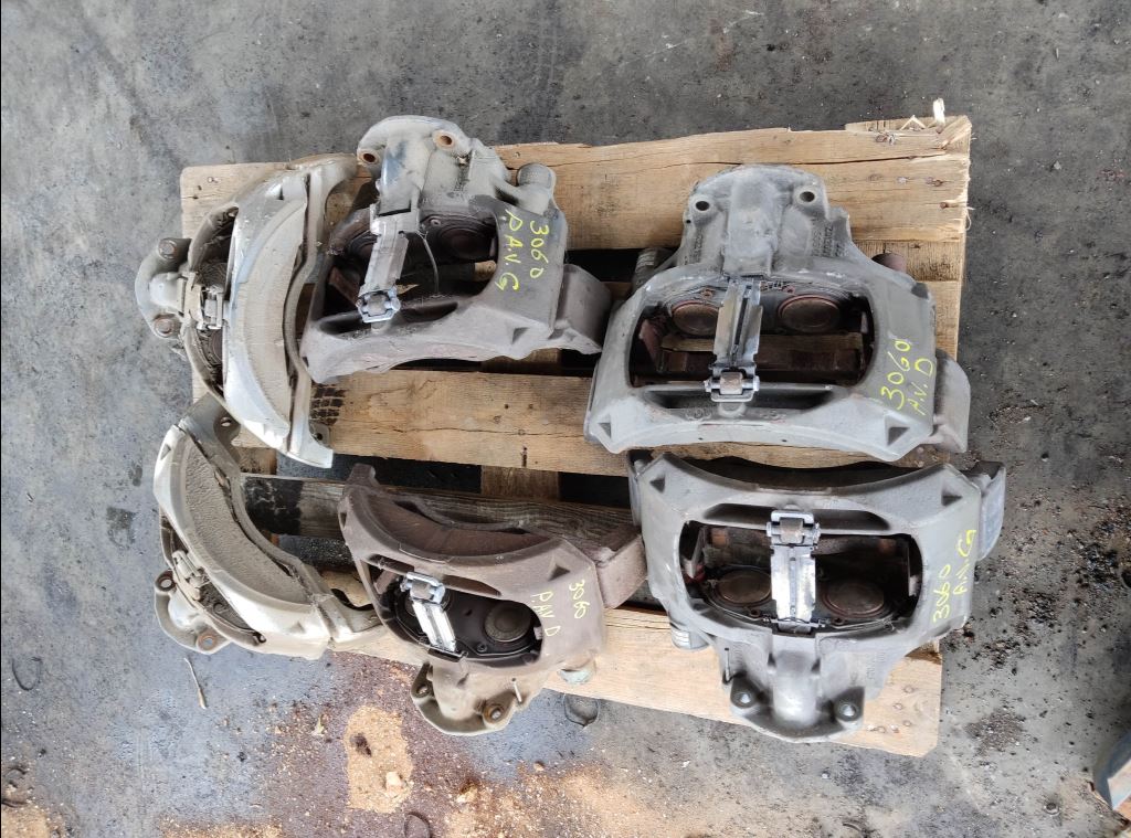 piece_DAF CF85  ETRIER DE FREIN ARRIERE DROIT 1978633