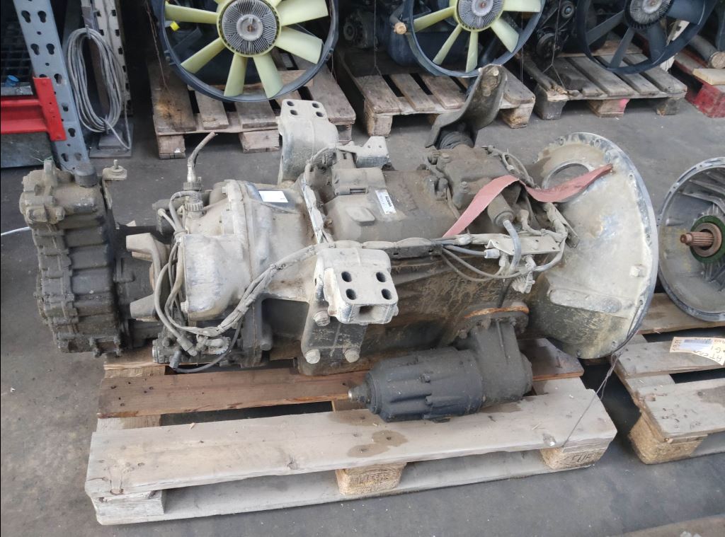piece_SCANIA  124 BOITE DE VITESSE MANUELLE GRS900R CLOCHE ET COMMANDE A CHANGER