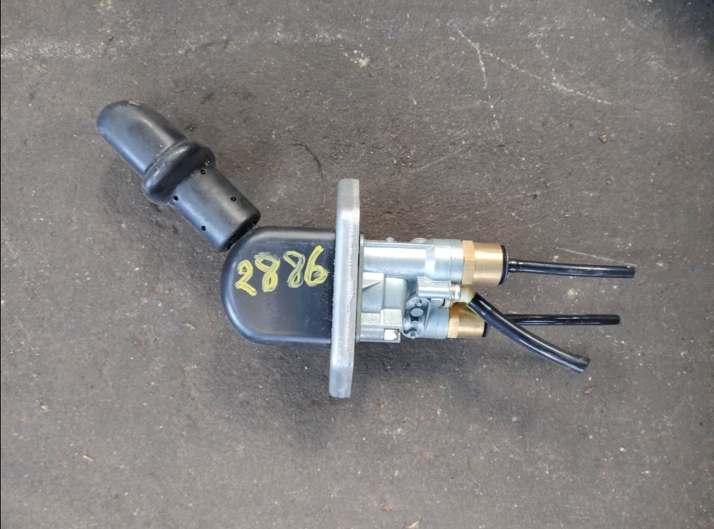 piece_RENAULT MIDLUM  COMMANDE DE FREIN DE PARC 7420813843