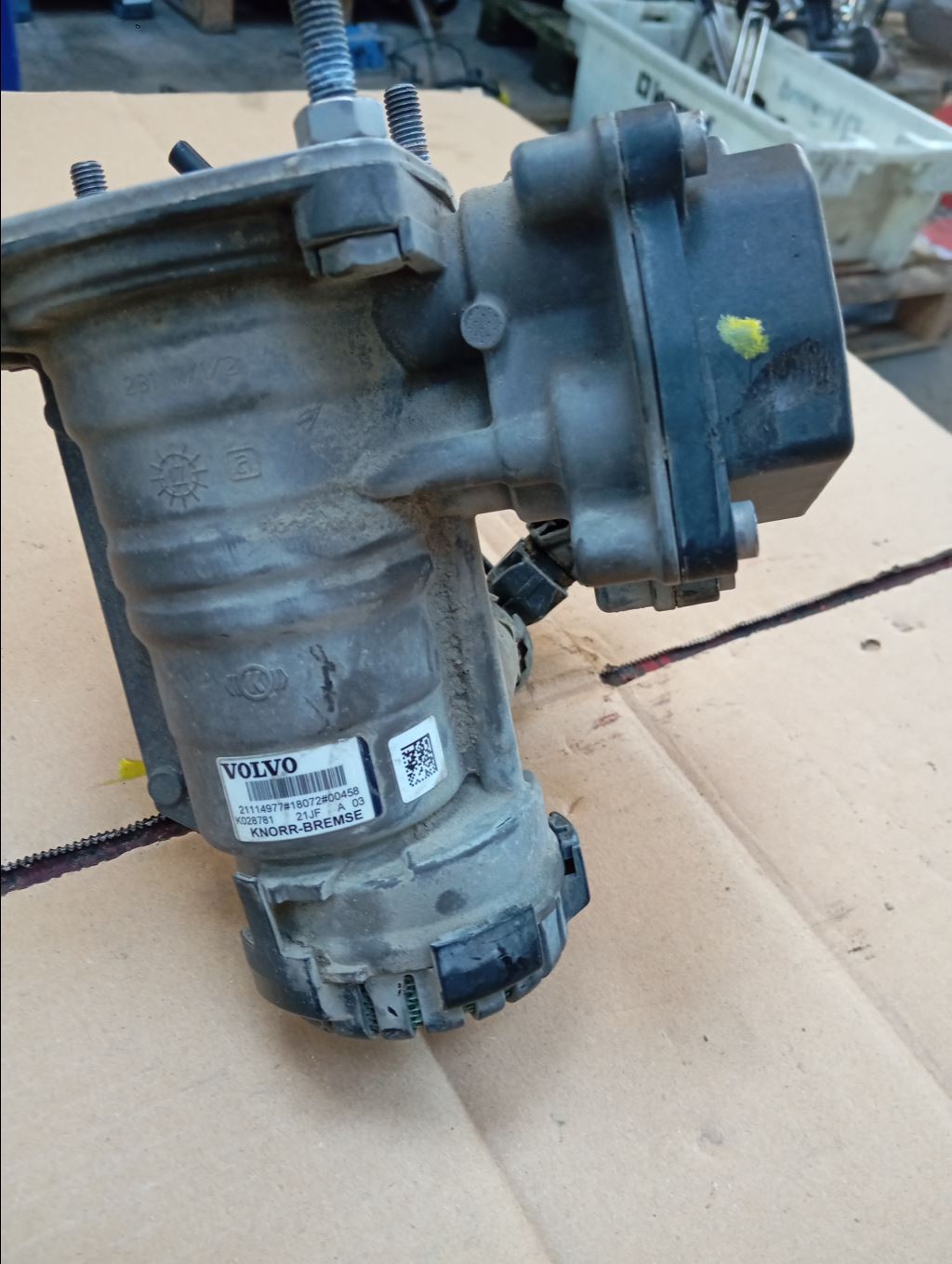 piece_VOLVO FH VALVE DE REMORQUE 