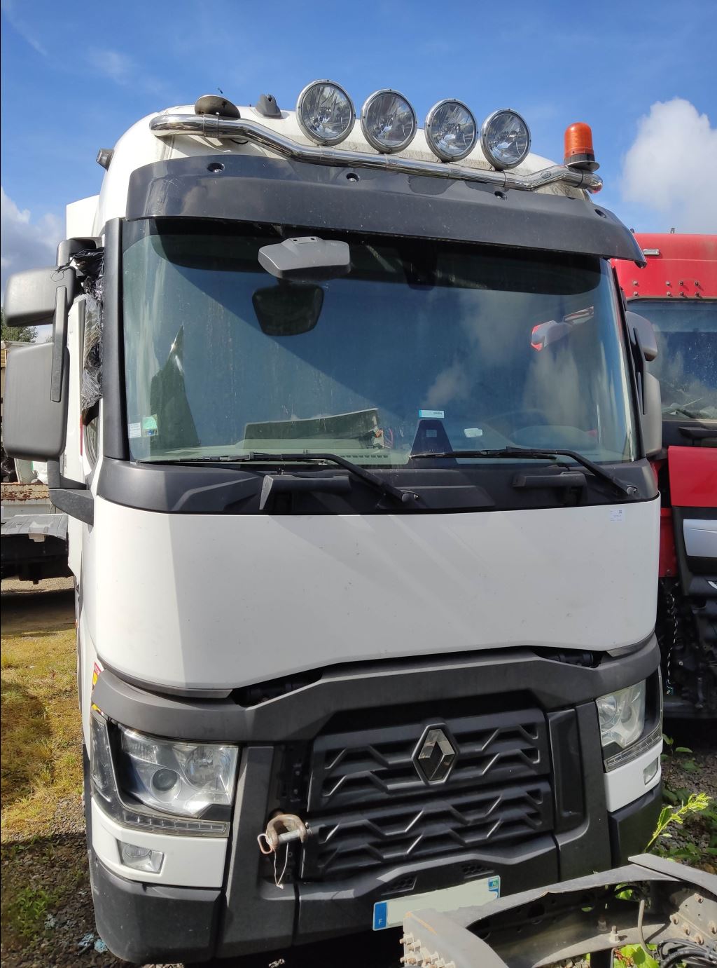 piece_RENAULT T  POUTRE ESSIEU AVANT 7422115151