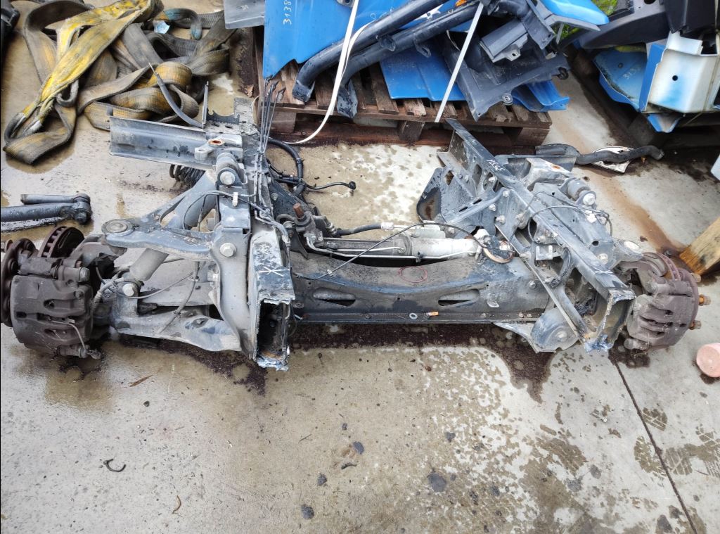 piece_IVECO 35C15  MOYEU AVANT DROIT 5801564338