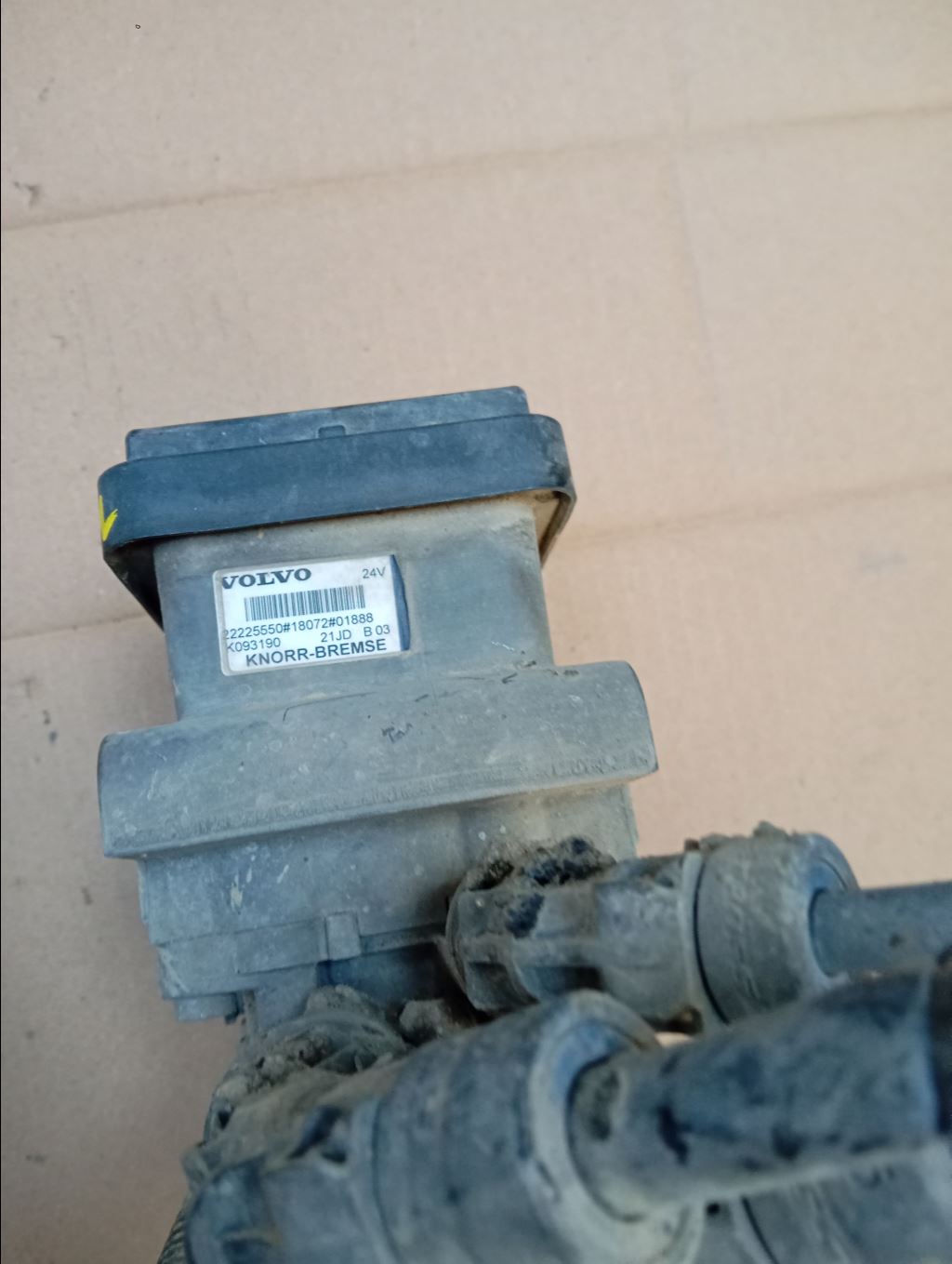 piece_VOLVO FH MODULATEUR ABS / EBS AVANT 