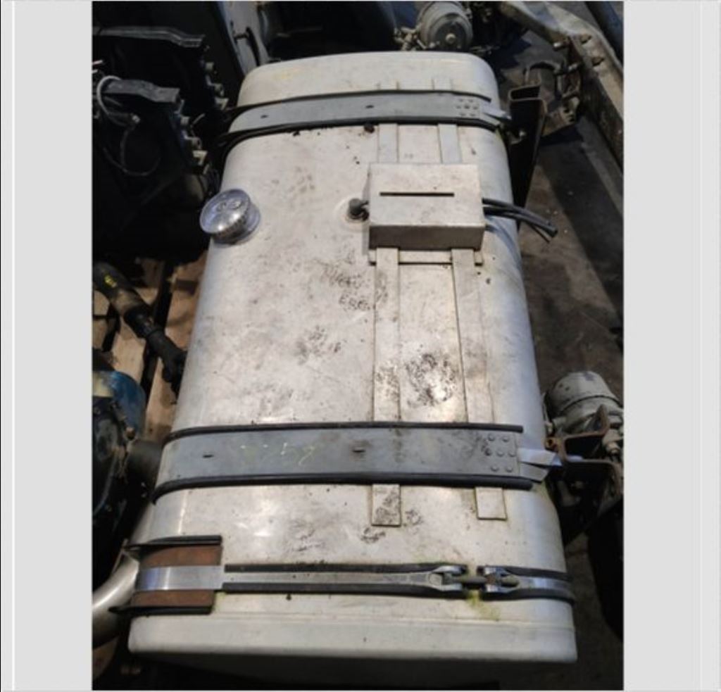 piece_MAN TGX 18.500 RESERVOIR CARBURANT 81122015885