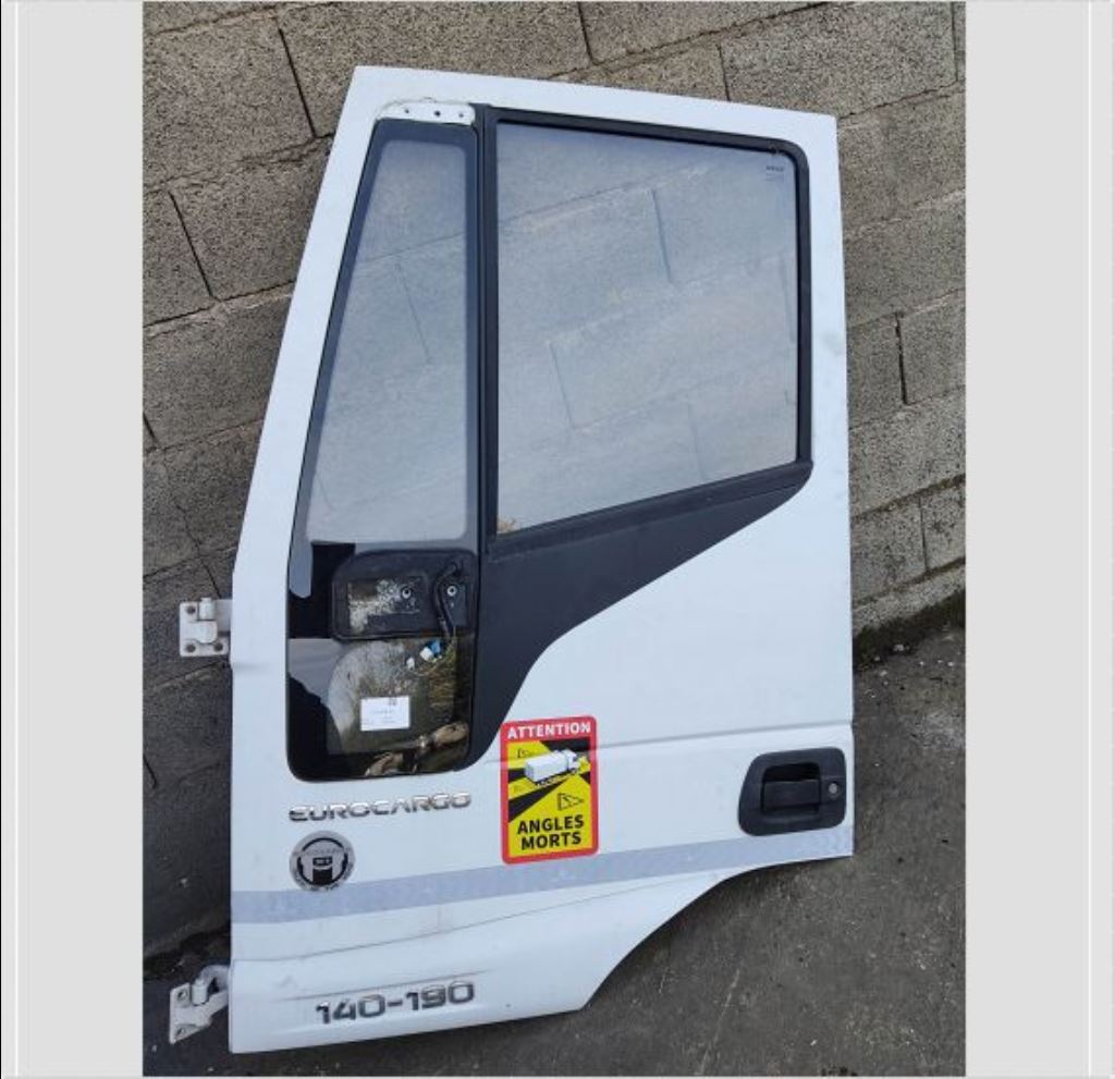piece_IVECO 140E19  PORTE AVANT GAUCHE 504232513