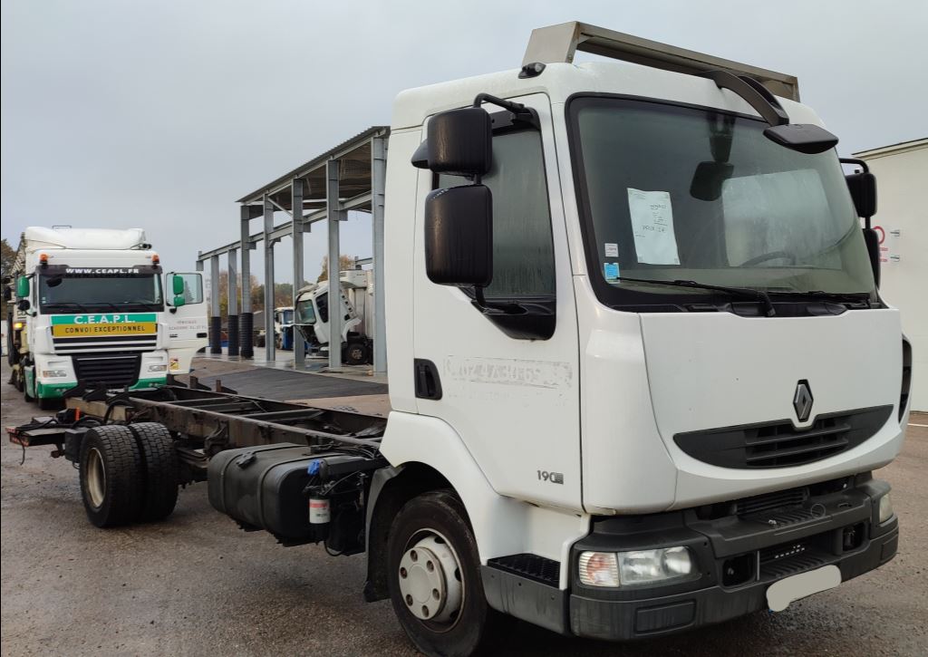 piece_RENAULT MIDLUM 190DXI POUTRE ESSIEU AVANT 5010308760