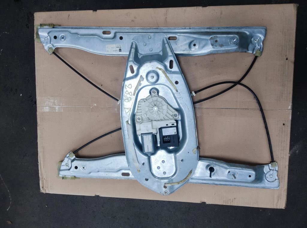 piece_RENAULT T  460 LEVE VITRE DROIT 7482540379