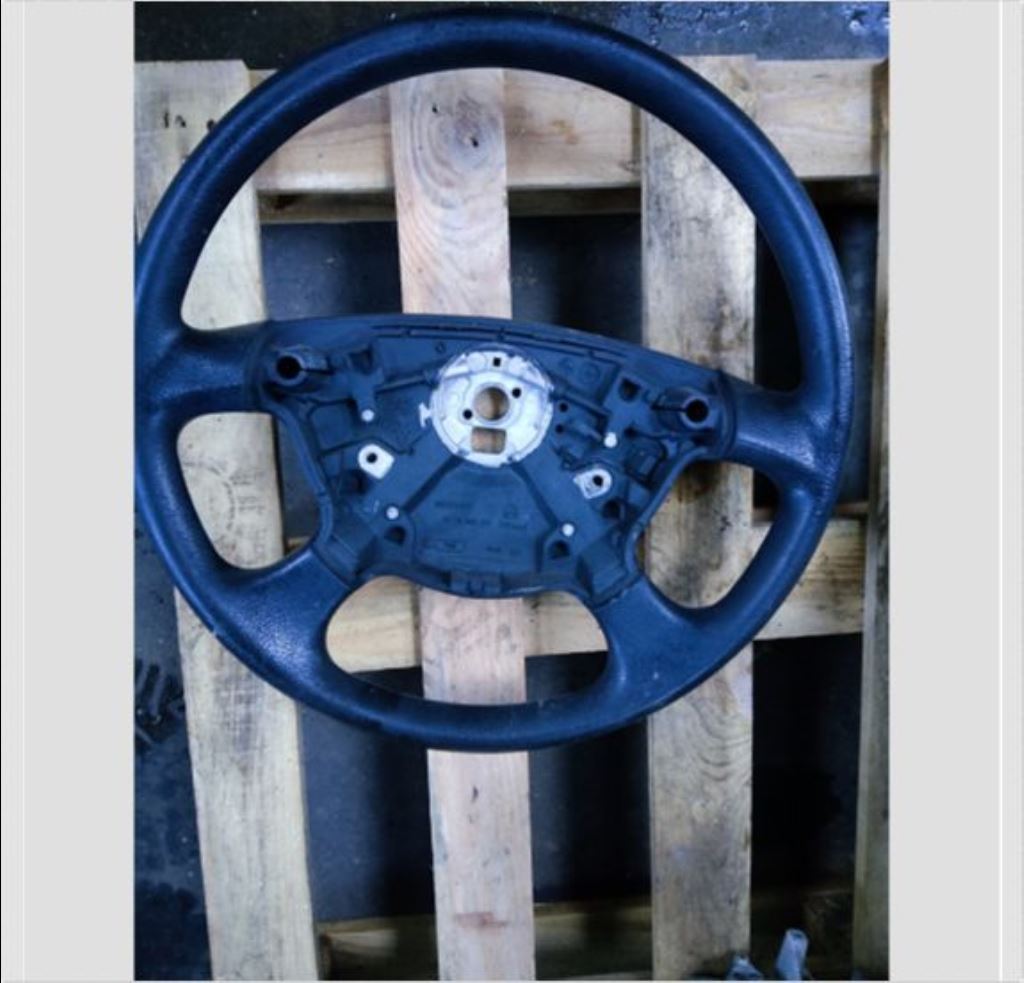 piece_RENAULT MIDLUM  VOLANT DE DIRECTION 5010605247