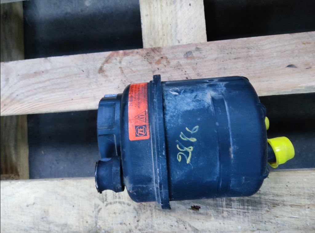 piece_RENAULT MIDLUM  BOCAL DE DIRECTION ASSISTEE 7401592945