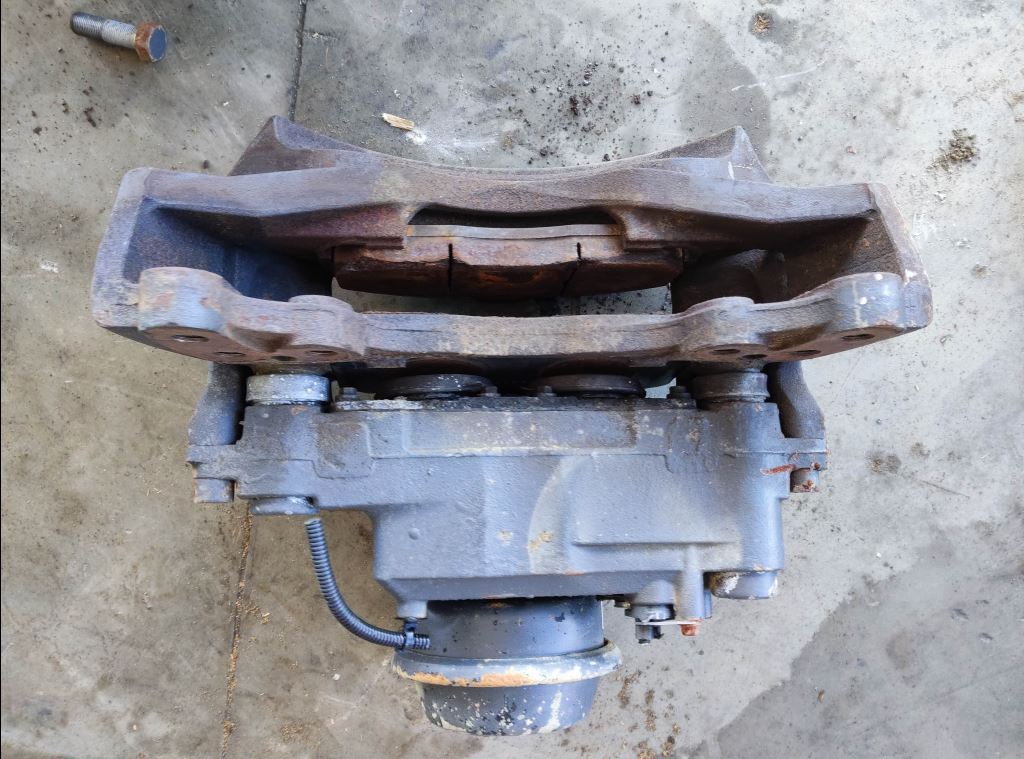 piece_RENAULT RVI PRE ETRIER DE FREIN AVANT GAUCHE