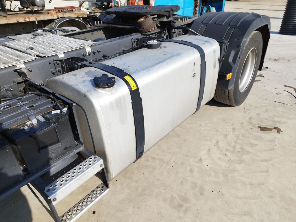 piece_RENAULT T  TRAVERSE ARRIERE 7421628876