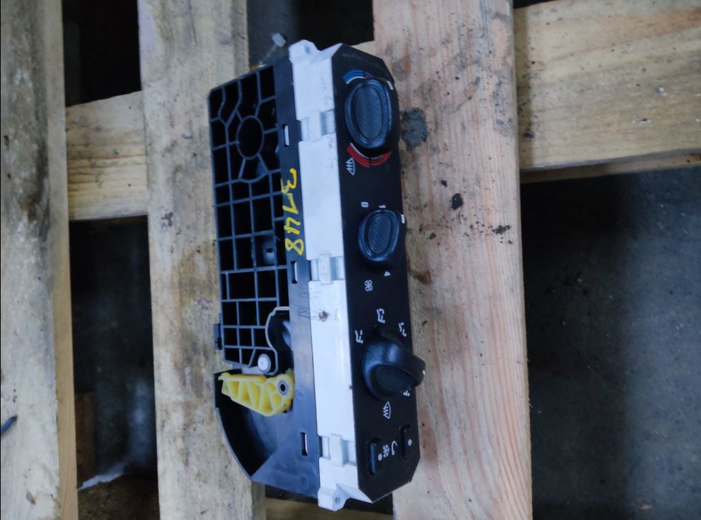 piece_IVECO AS-440 BLOC COMMANDE CHAUFFAGE 5801656009