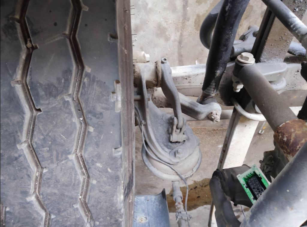 piece_RENAULT  410DXI 8X4 ESSIEU AVANT