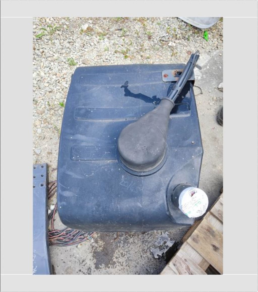 piece_IVECO 440S42 RESERVOIR AD BLUE 100L 41297909