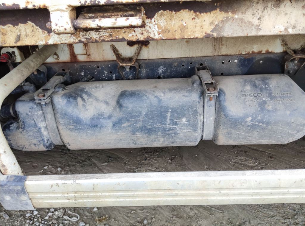 piece_IVECO DAILY 35C12 RESERVOIR CARBURANT 100L 504135947