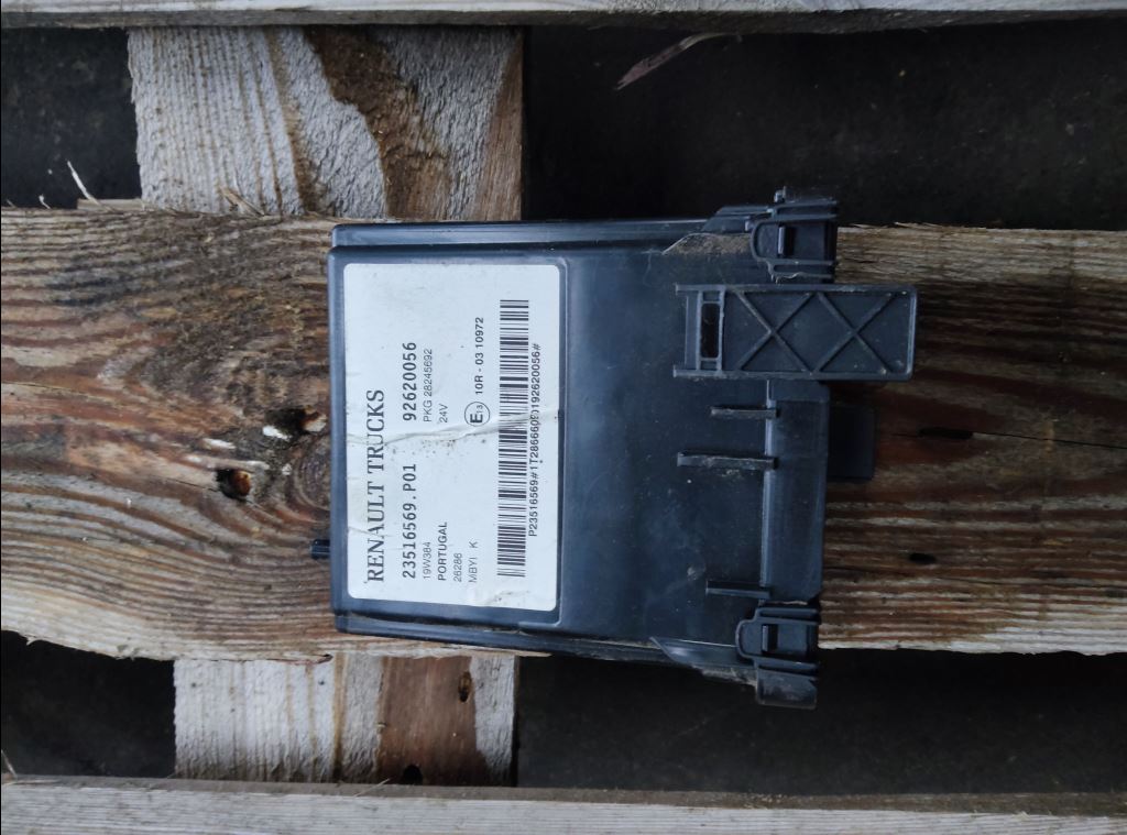 piece_RENAULT T440 BOITIER HMIIOM  7423516569