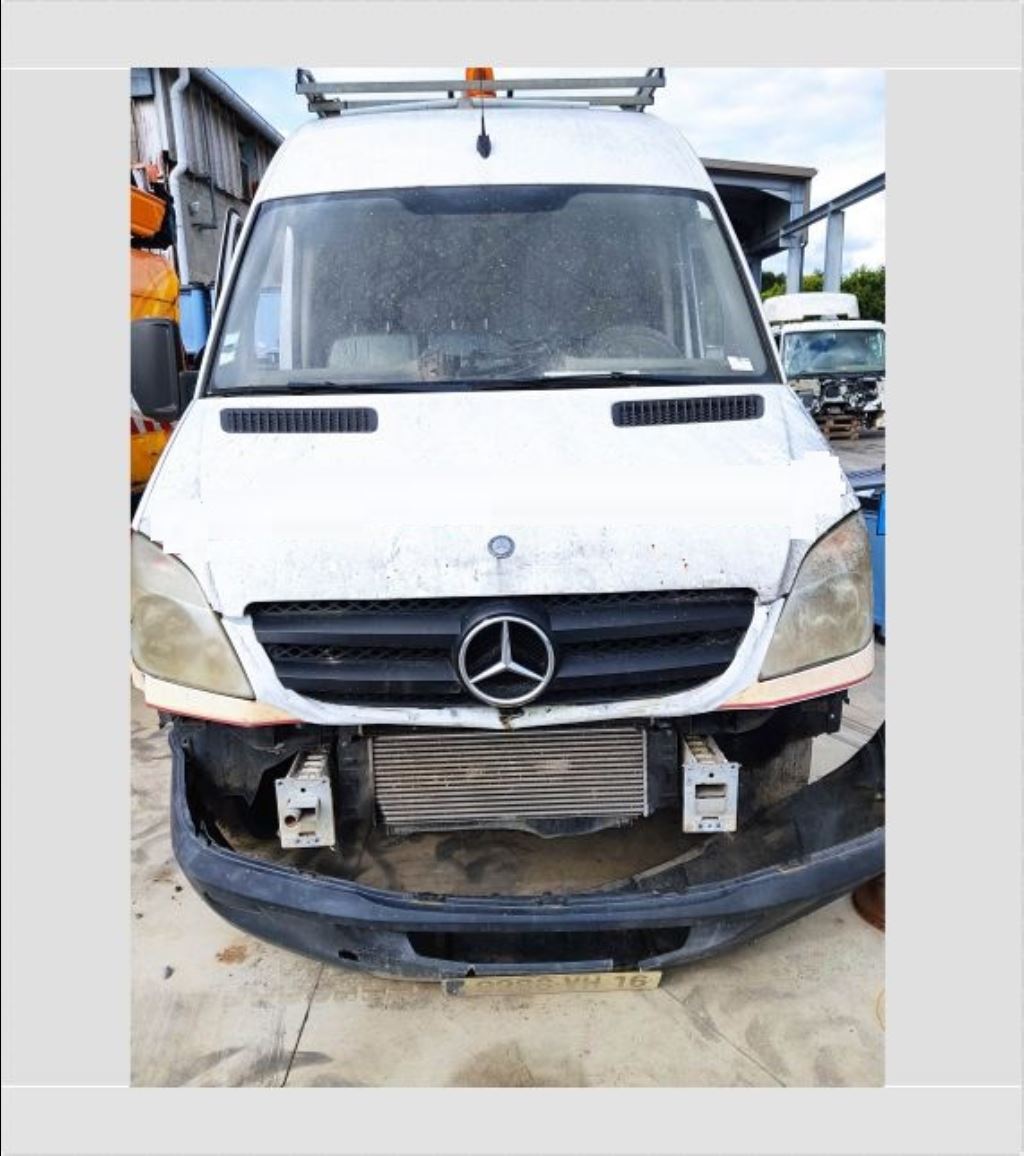 piece_MERCEDES SPRINTER 511D BOITIER ELECTRONIQUE EBS - ABS A0004468489