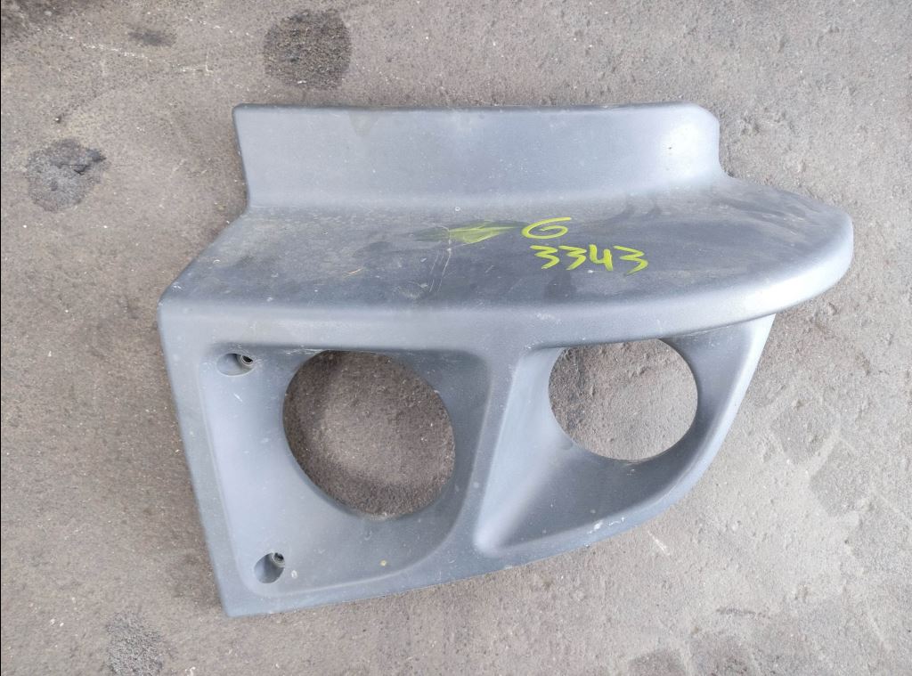 piece_RENAULT D ENTOURAGE DE PHARE GAUCHE  82534693