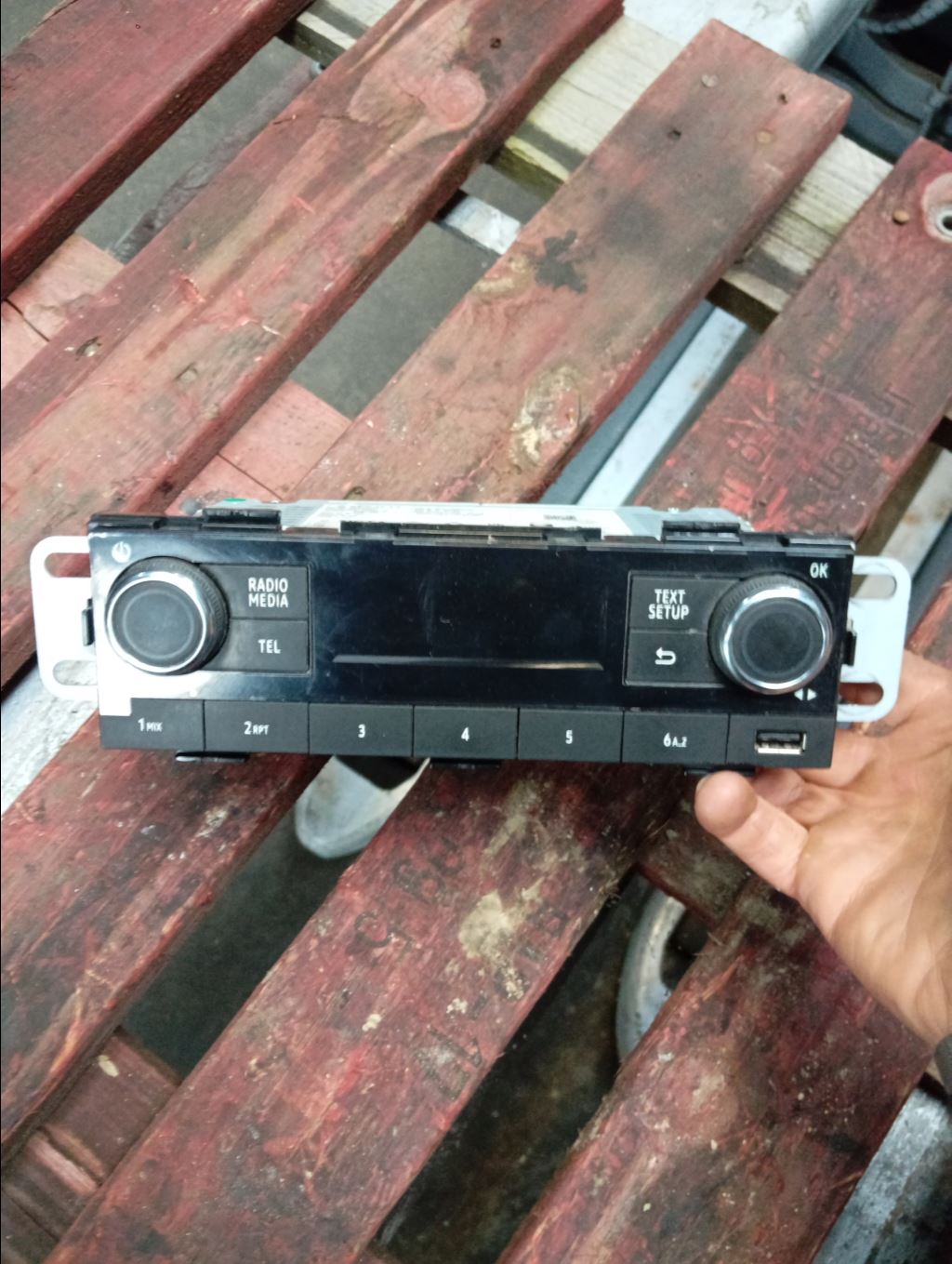 piece_NISSPRIMASTAR II 2021 FOAUTORADIO VOITURE 28091-01Q0A