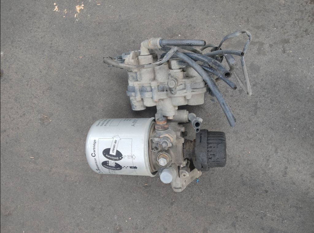 piece_MERCEDES ATEGO DESSICATEUR / APM A0014317815