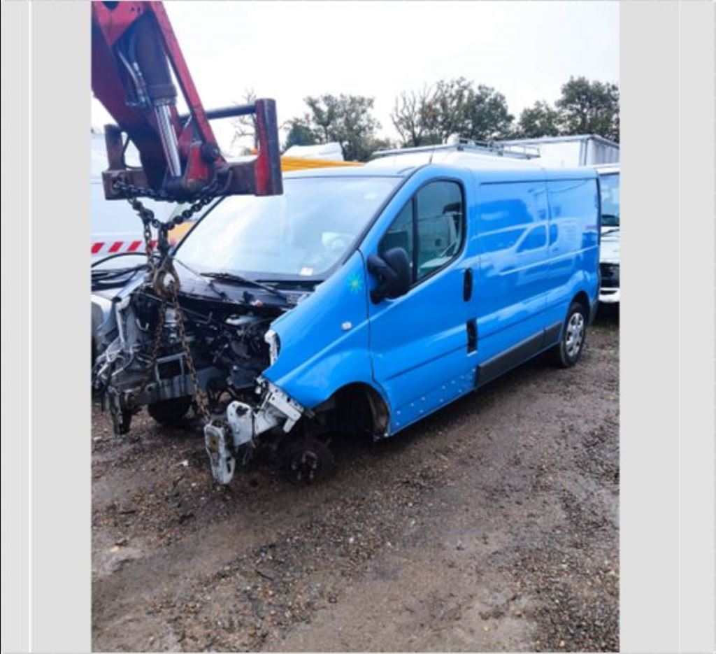 piece_RENAULT TRAFIC II FOURGON RETROVISEUR ELECTRIQUE DROIT 7701473247